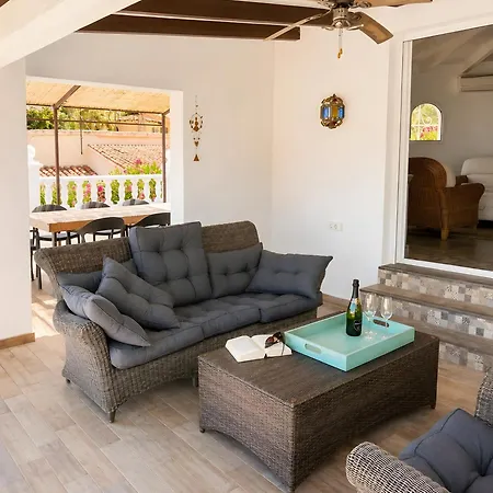 La Perla - Canuta Villa *